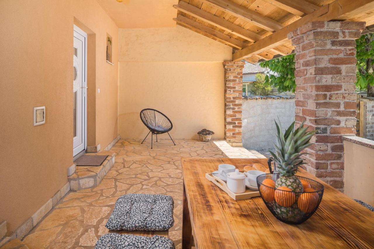 Вилла Casa Viktoria With Private Garden And Bbq Kosinozici Экстерьер фото