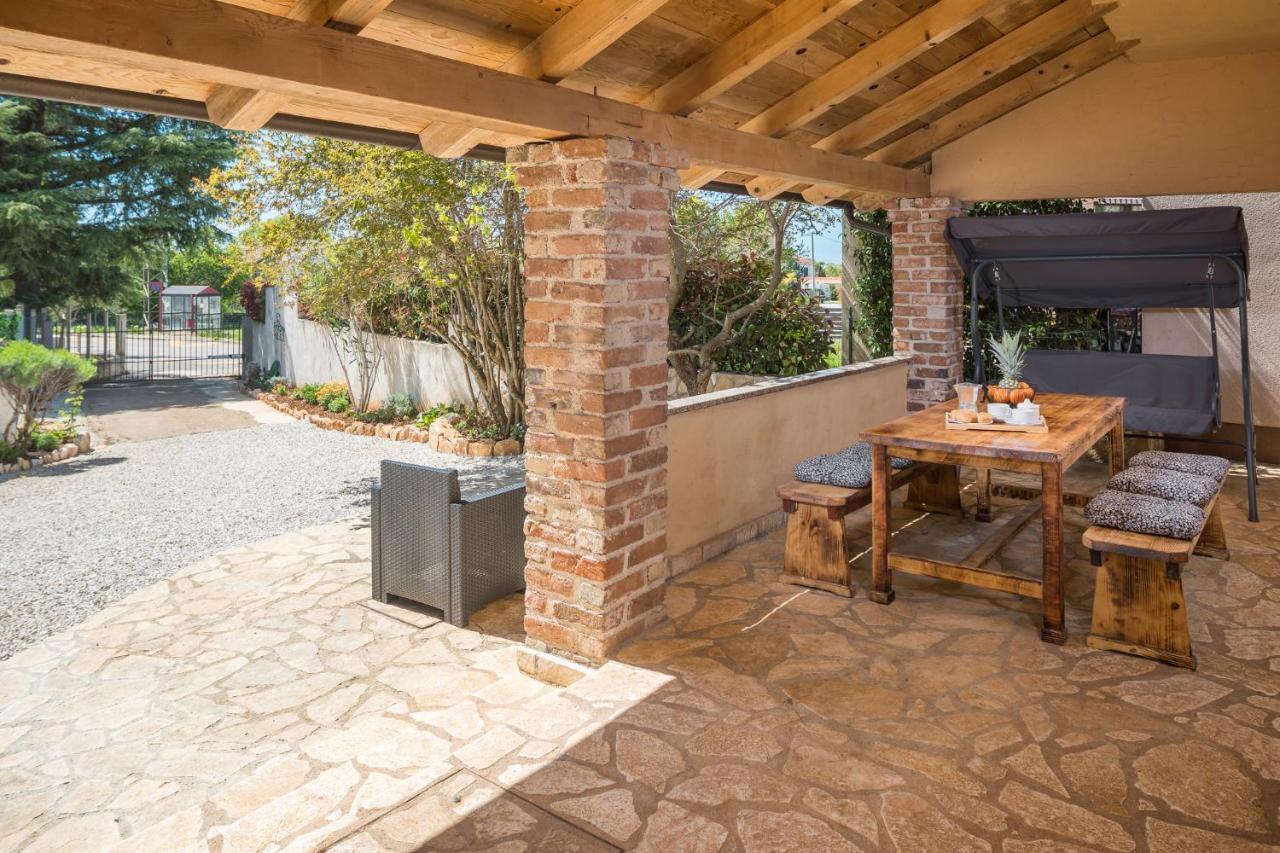 Вилла Casa Viktoria With Private Garden And Bbq Kosinozici Экстерьер фото