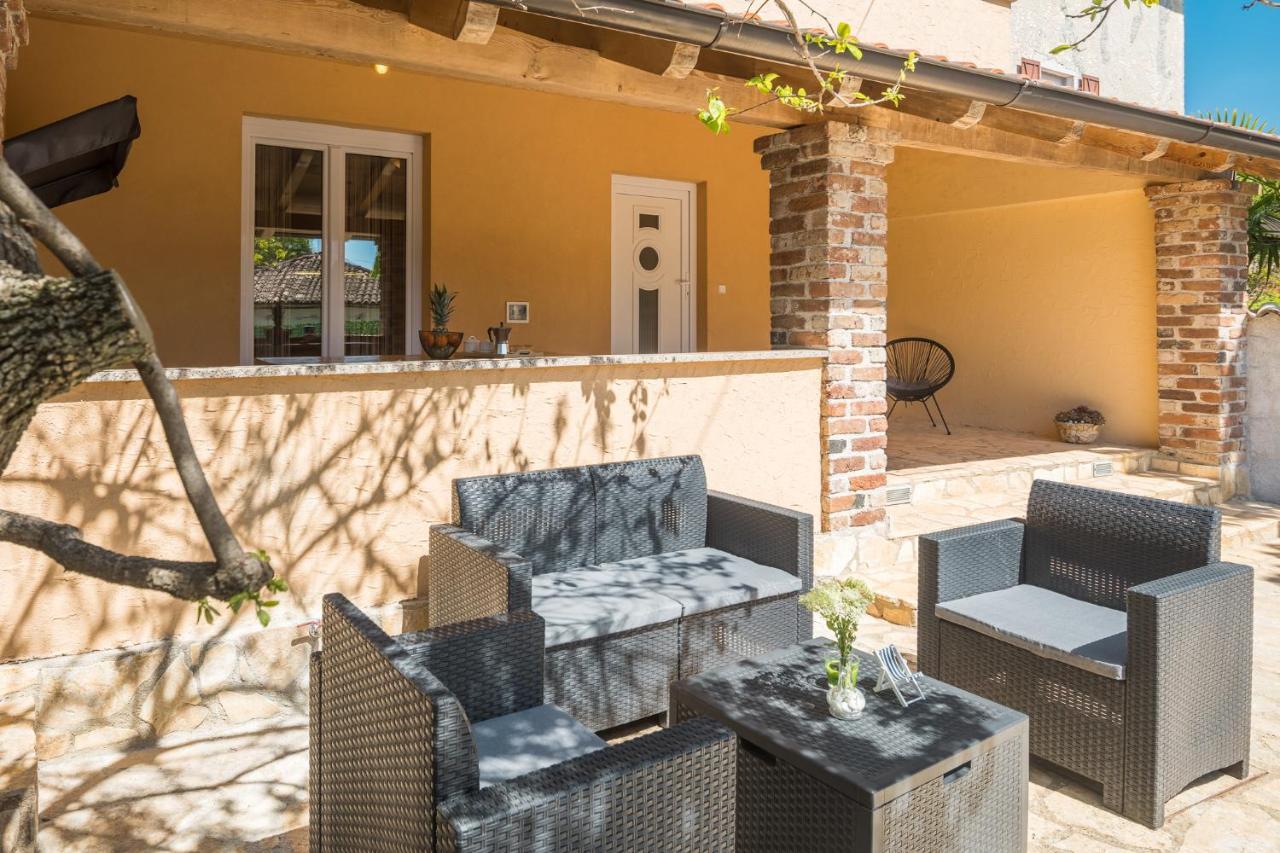 Вилла Casa Viktoria With Private Garden And Bbq Kosinozici Экстерьер фото