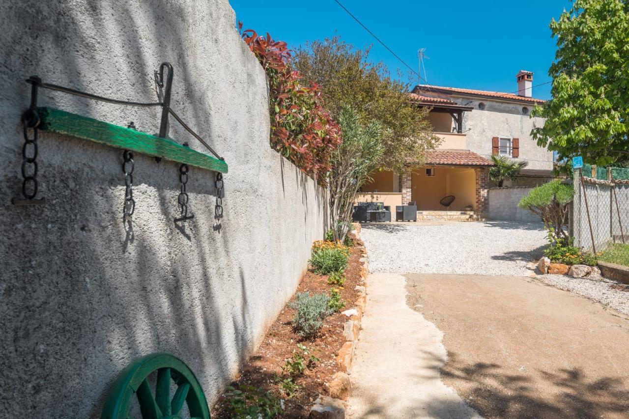 Вилла Casa Viktoria With Private Garden And Bbq Kosinozici Экстерьер фото
